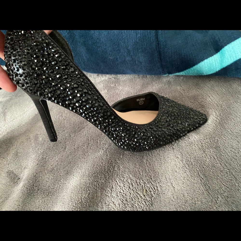 Heels - Picture 5 of 9